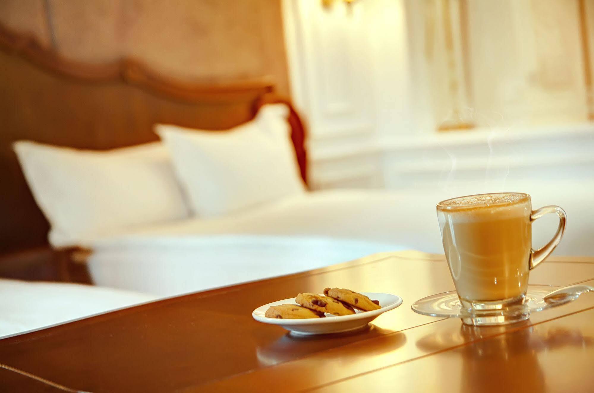 Bishrelt Hotel Уланбатар Екстериор снимка