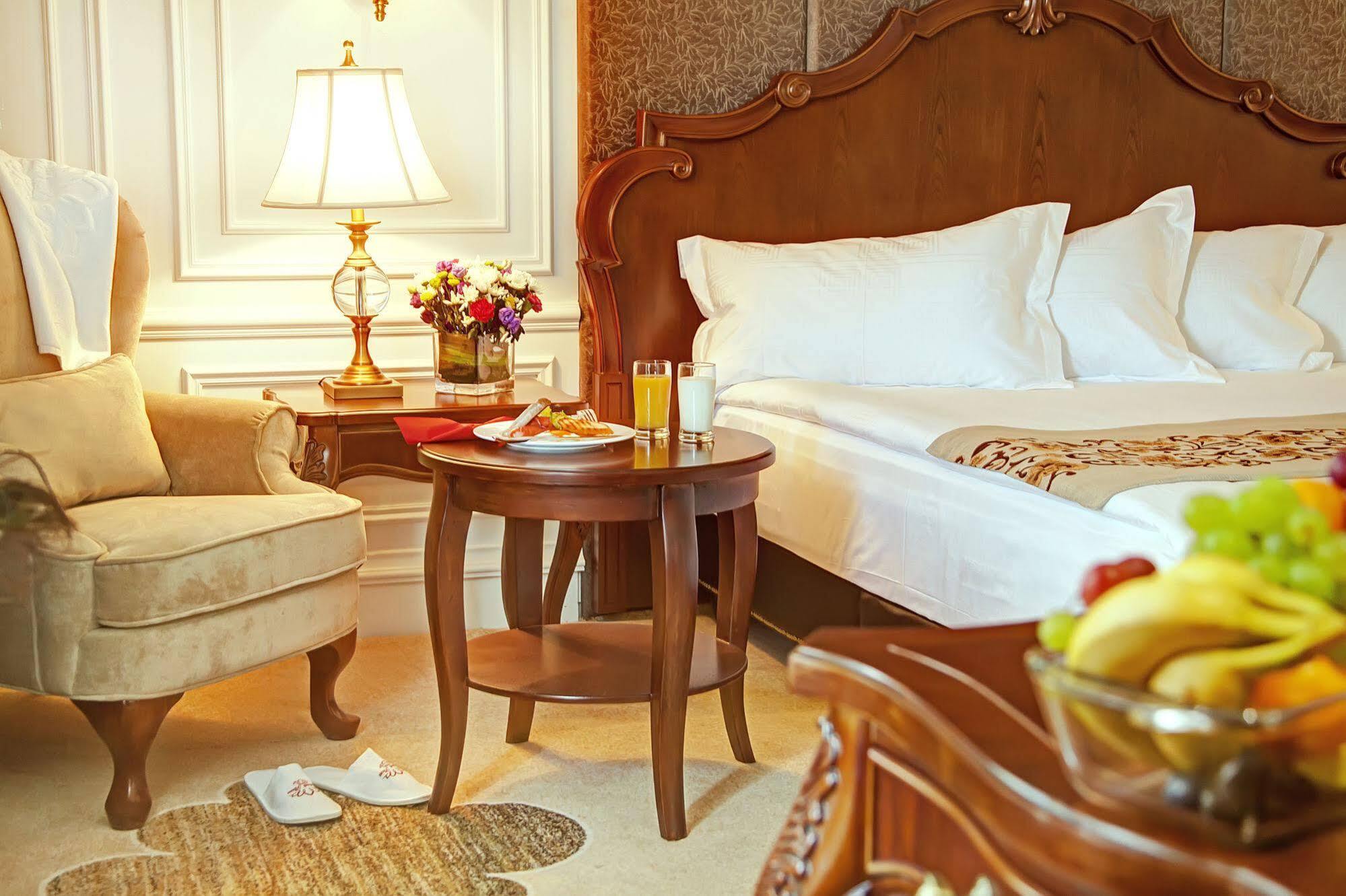 Bishrelt Hotel Уланбатар Екстериор снимка