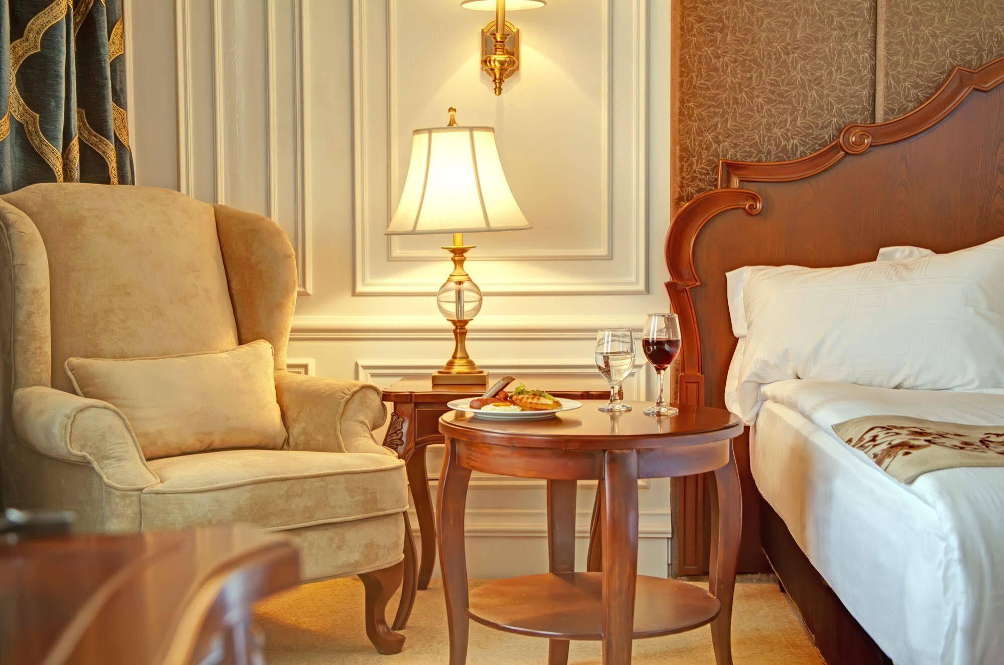 Bishrelt Hotel Уланбатар Екстериор снимка